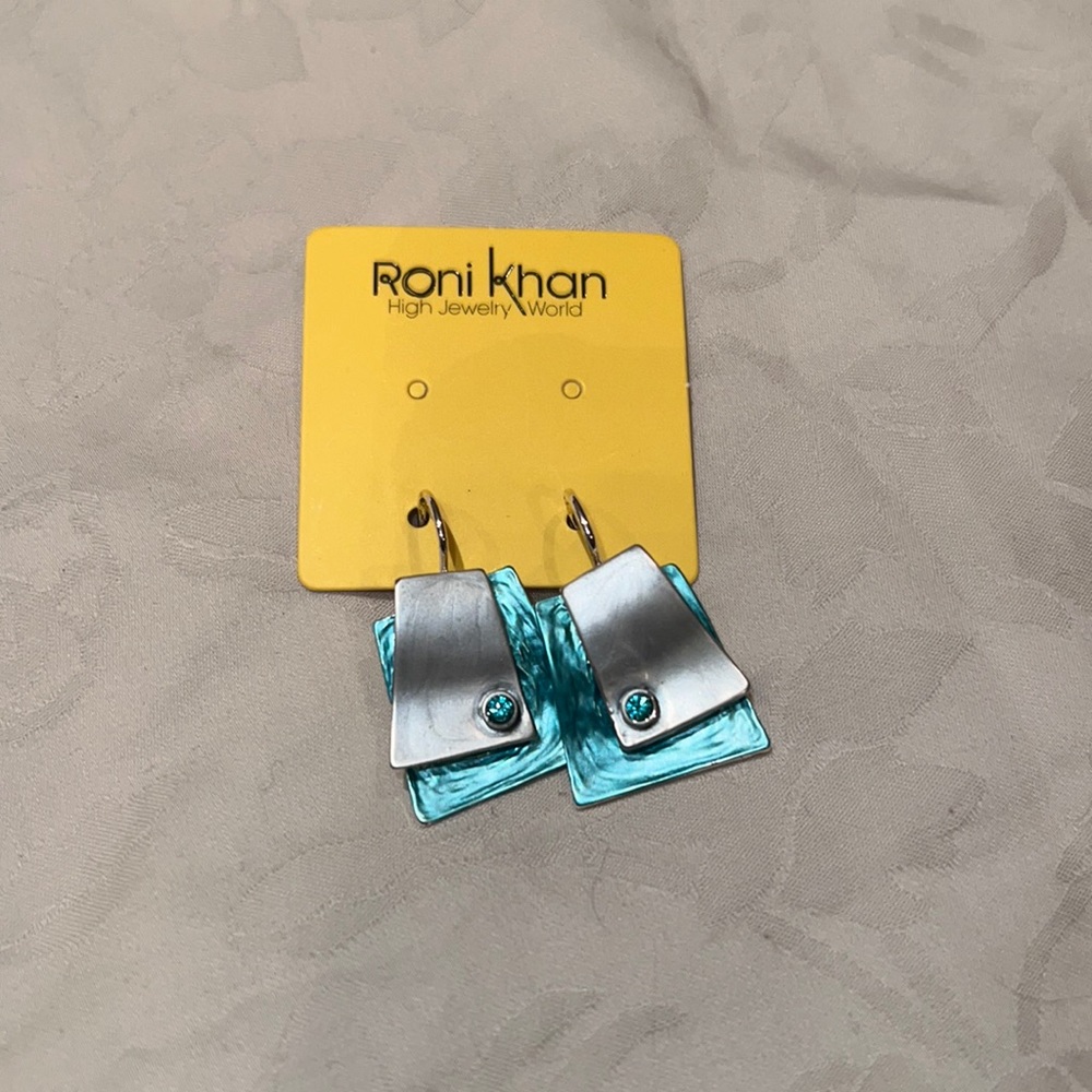 Roni khan earrings